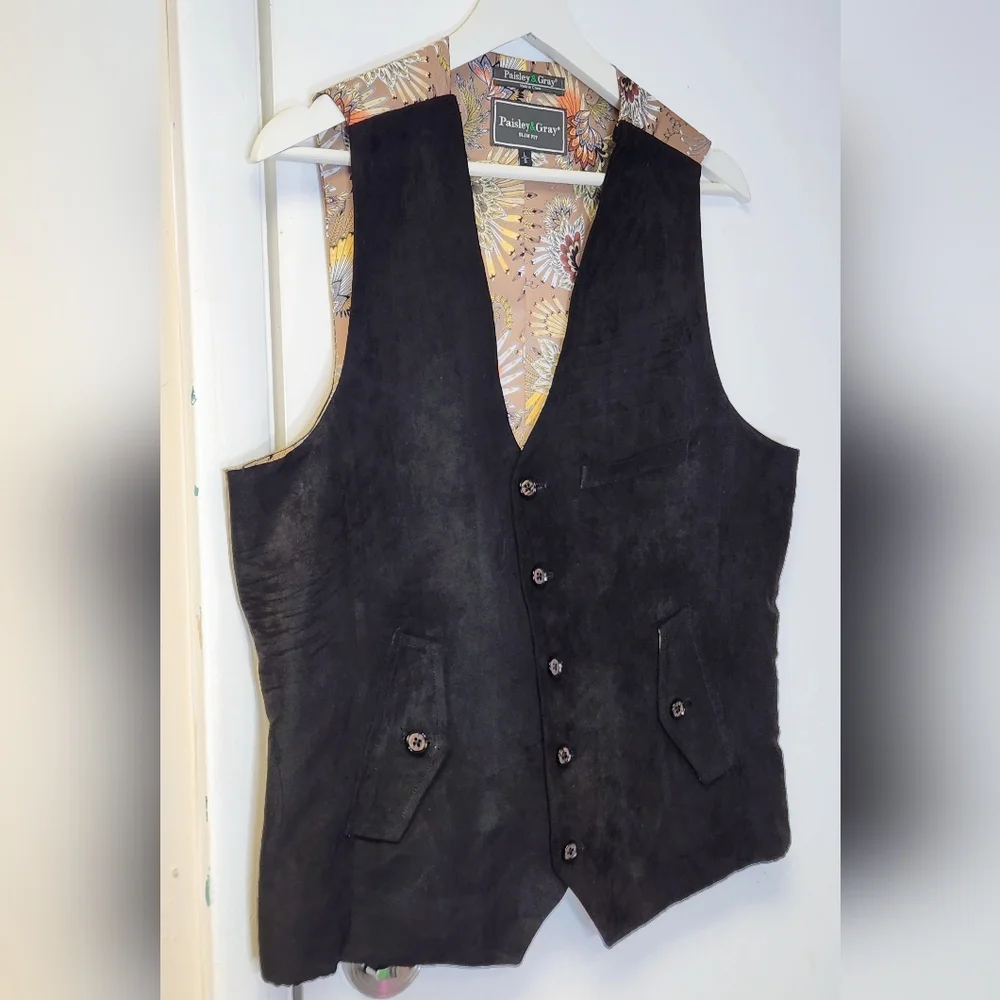 Paisley & Gray Slim Fit Faux Suede Vest | Gold Bird Floral Back Size L